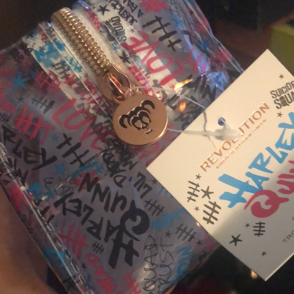 Harley Quinn Makeup Bag NWT - Picture 5 of 5